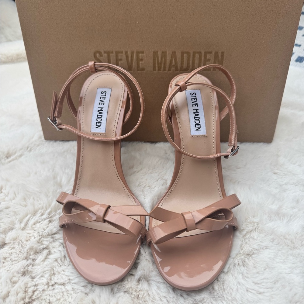 Steve Madden Tan Sandals with bow